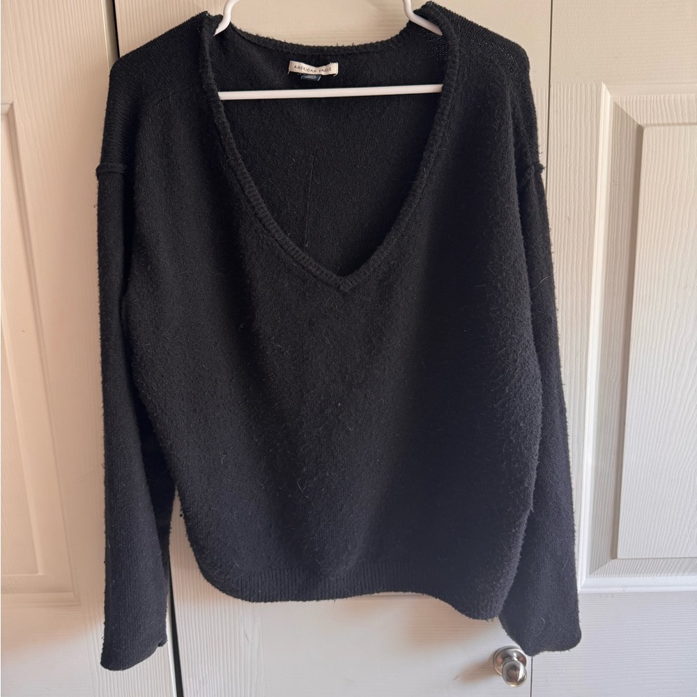 American Eagle Black V-Neck Sweater